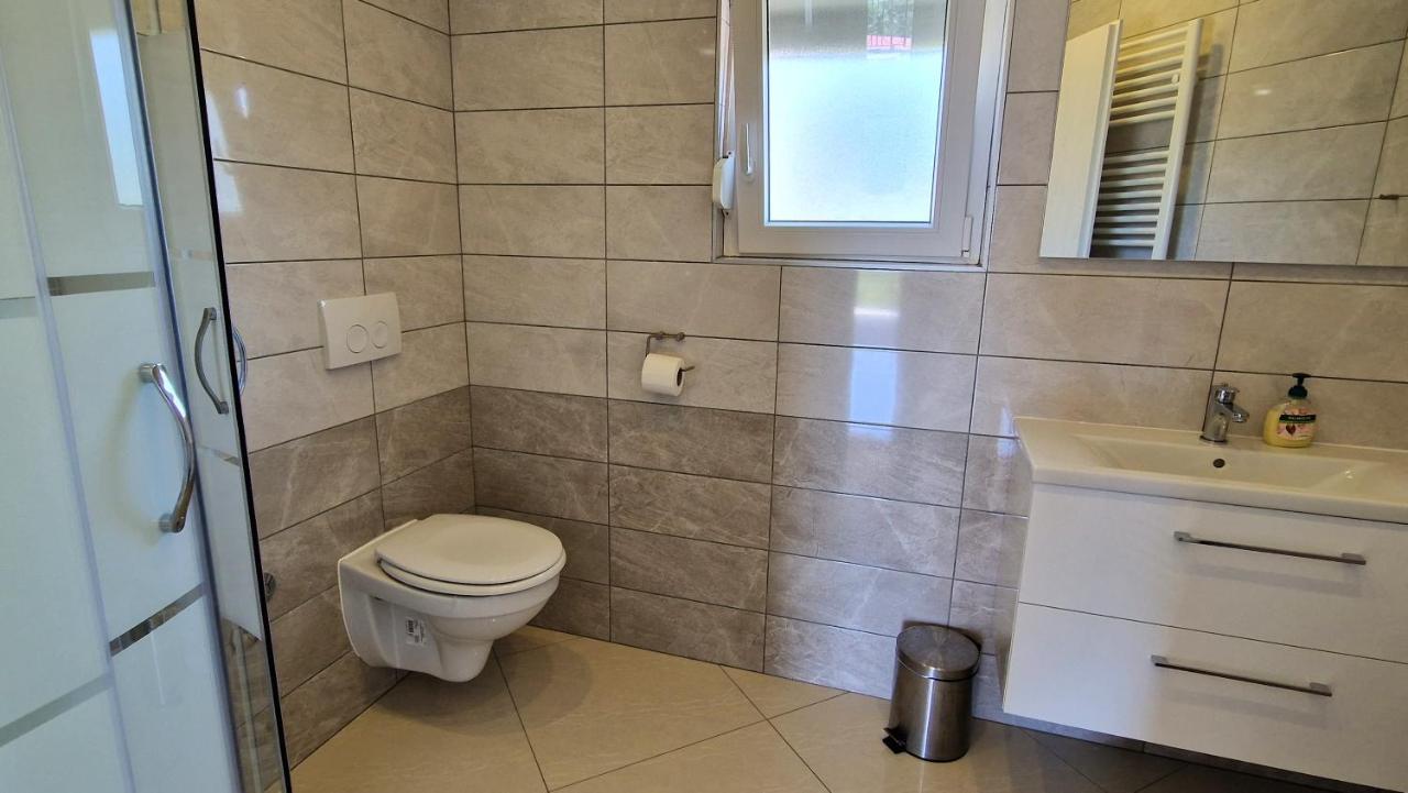 Apartments Pinezic Skrbčići Eksteriør bilde
