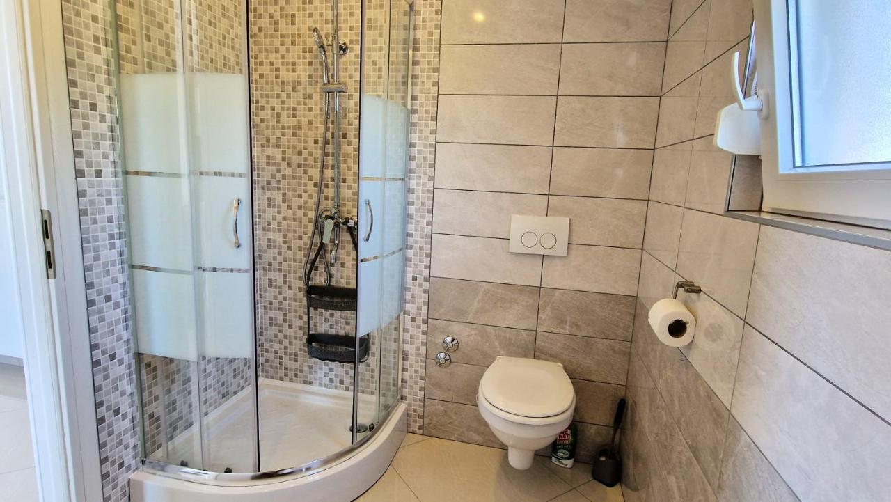 Apartments Pinezic Skrbčići Eksteriør bilde