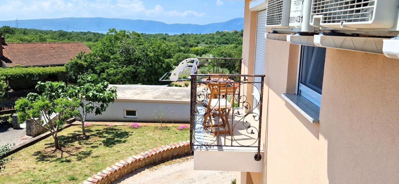 Apartments Pinezic Skrbčići Eksteriør bilde