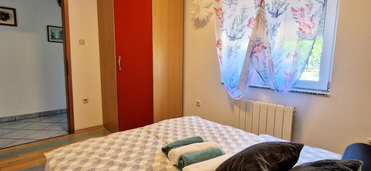 Apartments Pinezic Skrbčići Eksteriør bilde