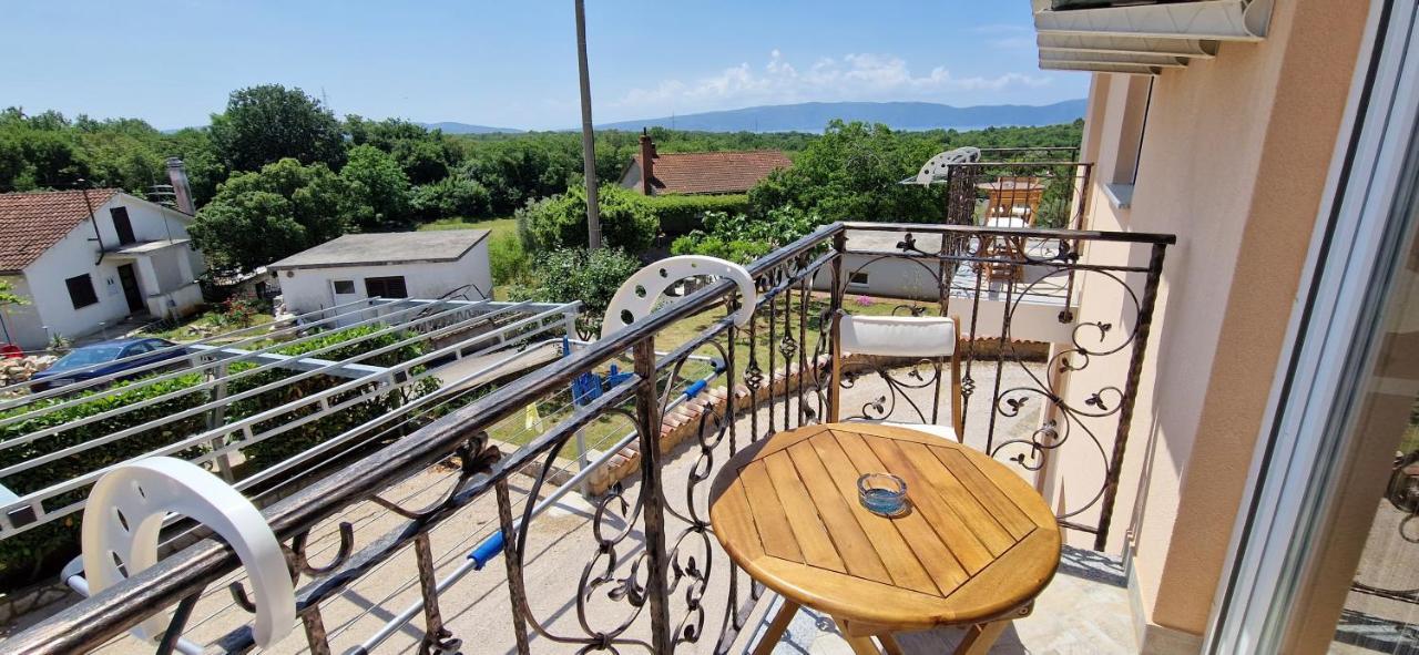 Apartments Pinezic Skrbčići Eksteriør bilde