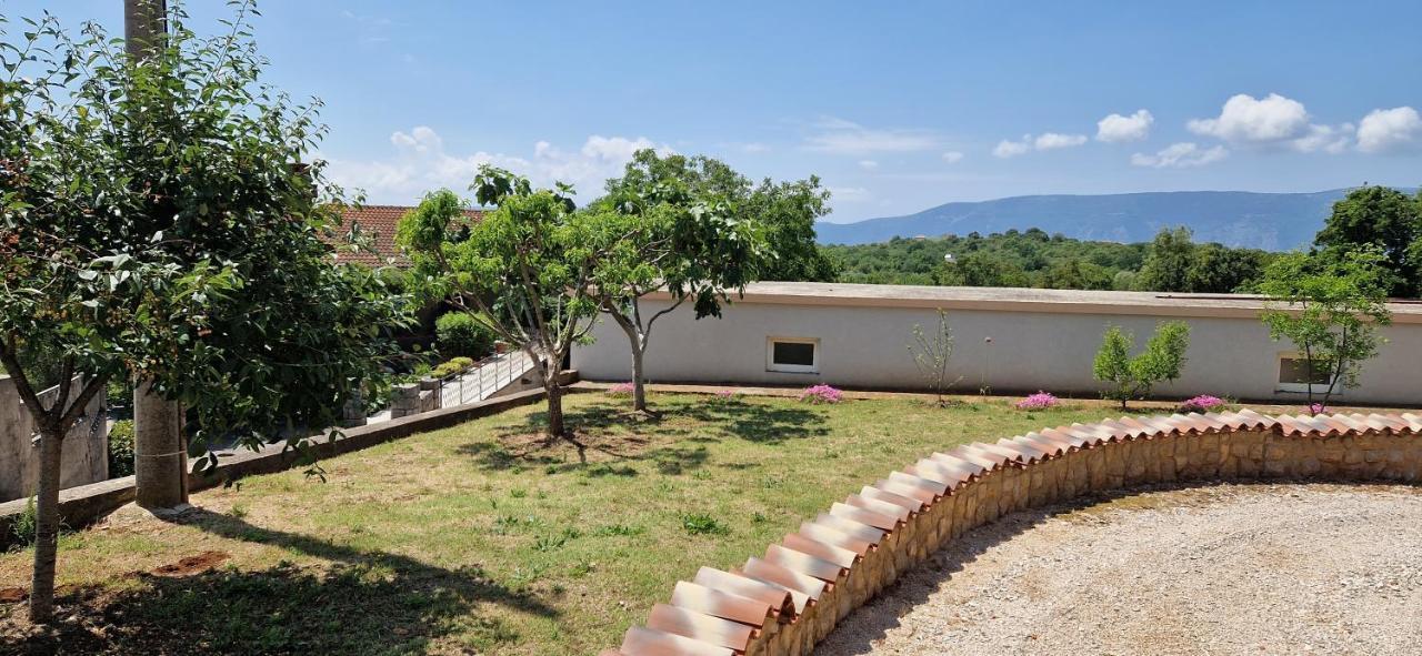 Apartments Pinezic Skrbčići Eksteriør bilde